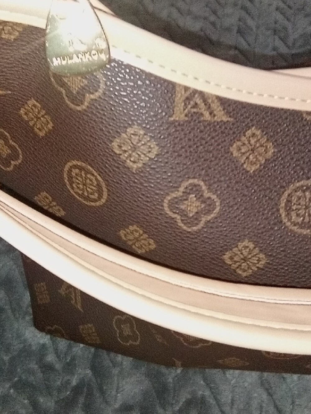 Brown Patterned Shoulder Bag with Tan Trim - Picture 3 of 5